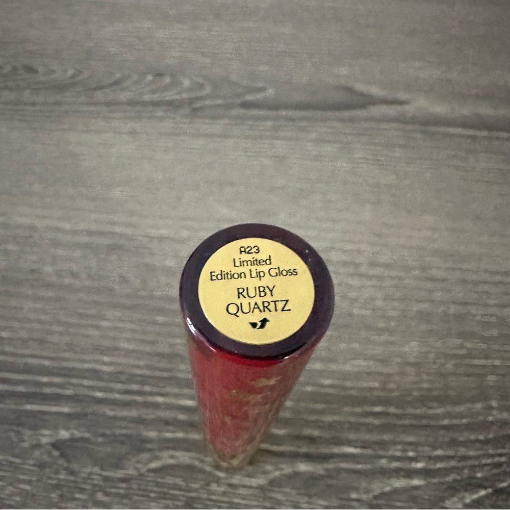 Estée Lauder Lip Gloss Ruby Quartz Red Limited Edition - Picture 7 of 8